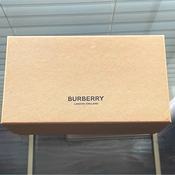 NWT Burberry Tamsin Sunglasses main image 13